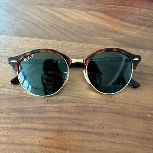 Raanan women’s club round sunglasses new